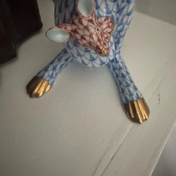 Herend Blue and Rust Kangaroo mama and baby Figurine with 24K gold detail - Picture 3 of 11